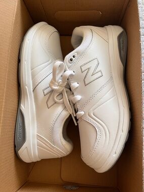 New Balance 813 Comfort Walking Sneakers White Leather Women's Size 6 Lace Up